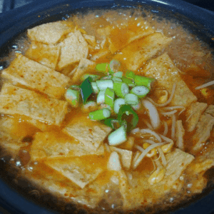 시원한 김치콩나물오뎅국 끓여봤어요~