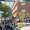블루보틀 개장 첫날 '진풍경' 속출..대기만 4시간, 얼음물까지 제공 블루보틀 개장 첫날 '진풍경' 속출..대기만 4시간, 얼음물까지 제공