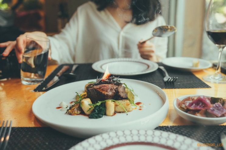 서촌 맛집 :: 조용한 서촌의 매력, '비스트로 친친'