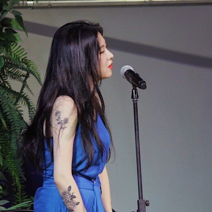  190505 마주보던 그대로 뒷걸음치면서 서로의 안녕을 보아요