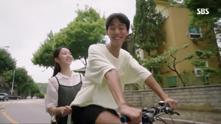  서른이지만 열일곱입니다...안효섭...'...왜...가슴이...근질거리는지 알았어...'