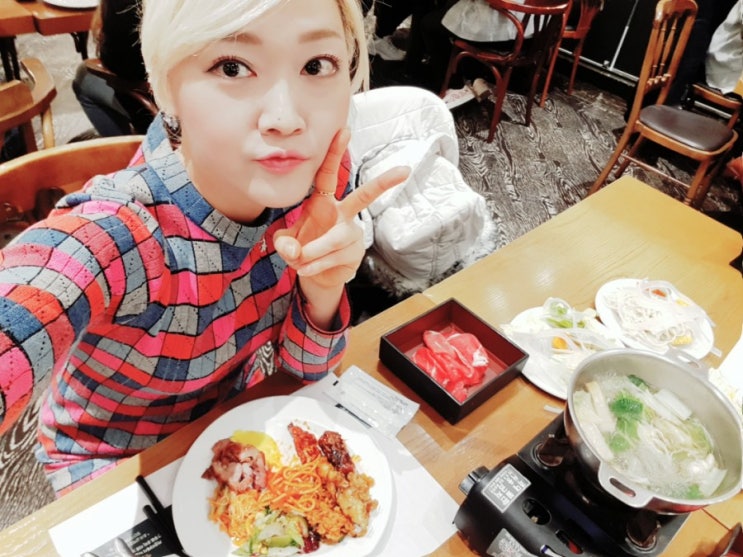  일상 4월기록 압구정맛집 페어링6 건강검진 63빌딩한화검진센터 선릉맛집 도쿄술집 체리블라썸 핑크염색 노원 포이에마미용실 일본여행 오르골선물