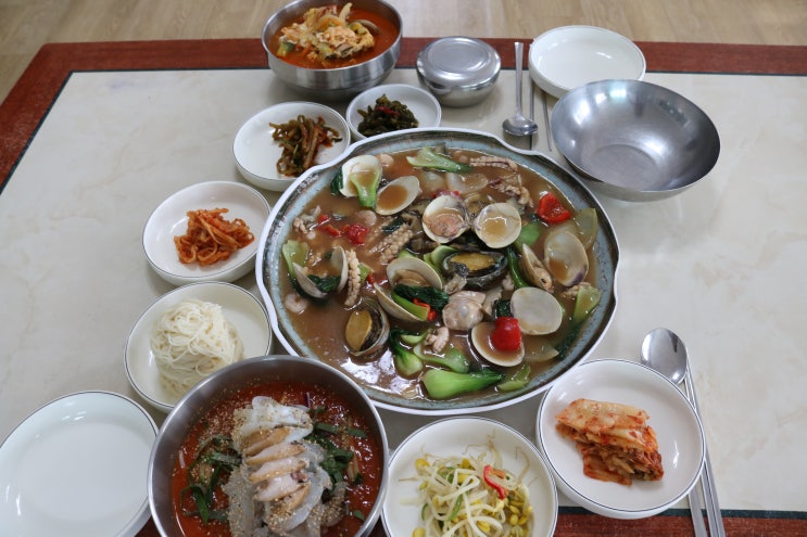  변산 맛집 넓은 바다와 함께