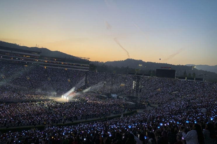  방탄 Rose Bowl 공연