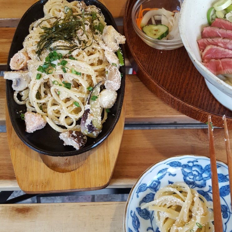  신사동 가로수길 맛집 일식위주의 온기정, 카페 아러바우트 r.about