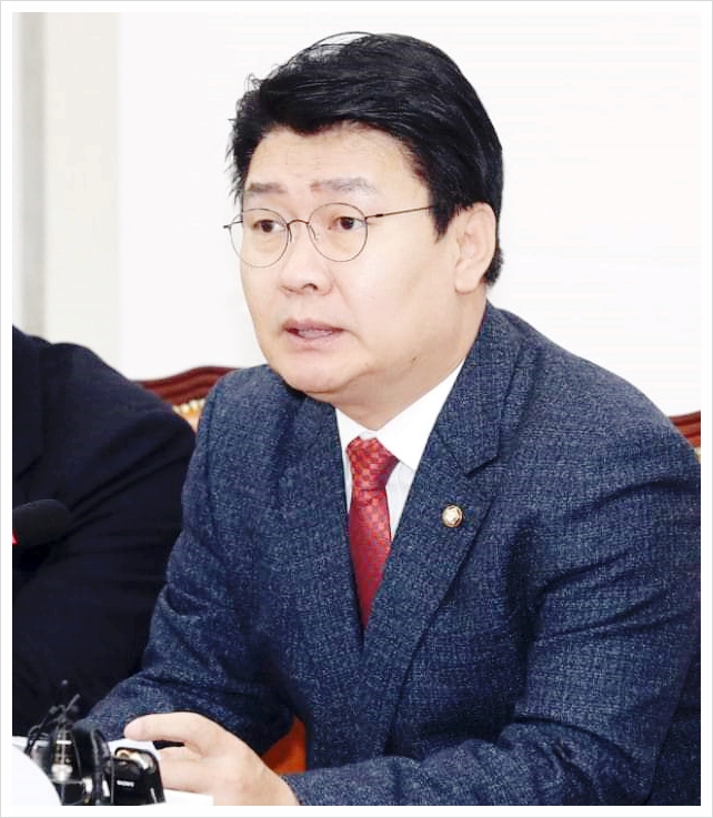  한국당 정책위의장 정용기 의원은 누구?