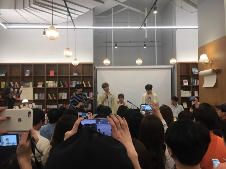  핫플레이스, 책발전소 광교점 방문기+엔플라잉 온날!!