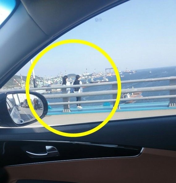  울산대교 모녀 자살 기도 "경찰 3시간째 설득 중"