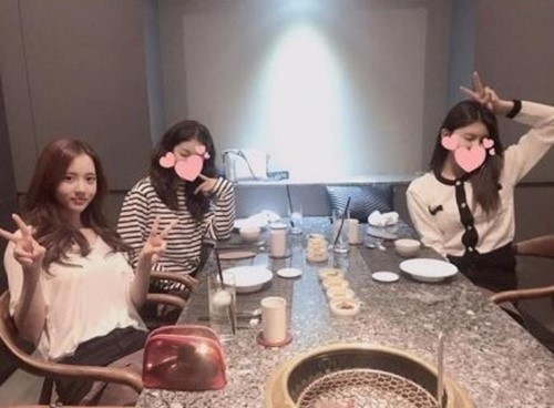  한서희, 구구단 나영o하나와 식사 인증샷에 팬들 ‘지적’...”스밍이나 돌려” 발끈 