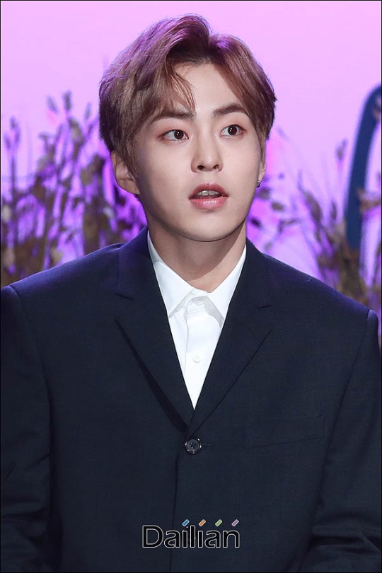 엑소. 시우민. 군대 가기전에 콘서트와 멤버들과의 사진. 엑소. 시우민. 군대 가기전에 콘서트와 멤버들과의 사진.