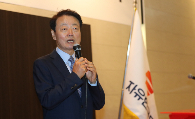  한선교 자갈치시장 휴일 때문에 당직자에 욕설?새삼스러울 것 없어