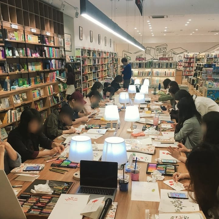  <꽃을 그리는 오일파스텔> 출간기념 카네이션 카드 원데이클래스 - 예스24 목동점
