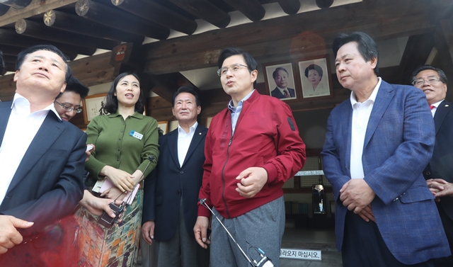  황교안 장외투쟁, 득인가 실인가