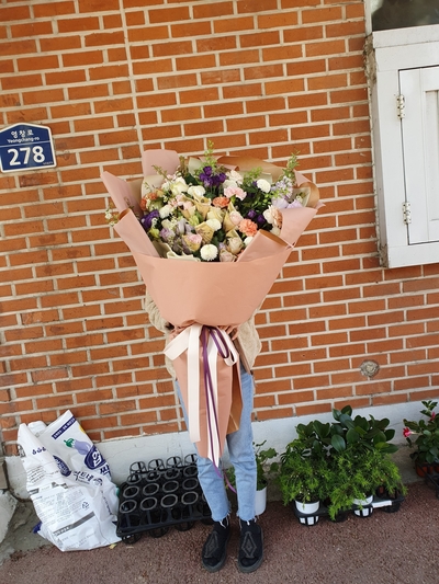  이천 카네이션 꽃다발, 이천 대형 용돈꽃다발, 용돈꽃다발, 이천 대형꽃다발, 경화플라워