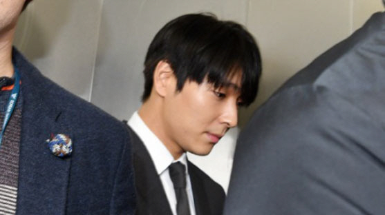  최종훈, 집단 성폭행 혐의