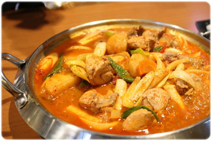  푸짐한 양과 맛에 깜놀~~ 장충동 맛집 <흥부찜닭>