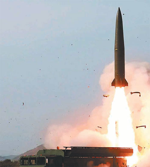  미사일 여부 말흐리는 軍… 2017년엔 발사직후 “탄도미사일” 판단