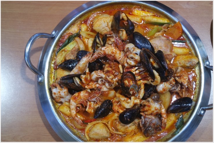  동대문역사문화공원역 맛집으로 흥부찜닭을 소개합니다 