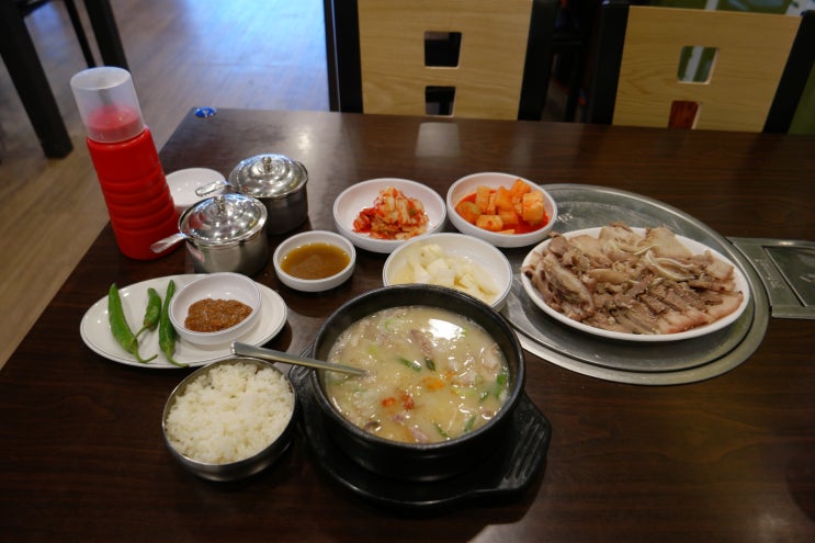  퇴근 하는 길 오창 맛집 소담순대국밥 내수점 다녀 왔어요.