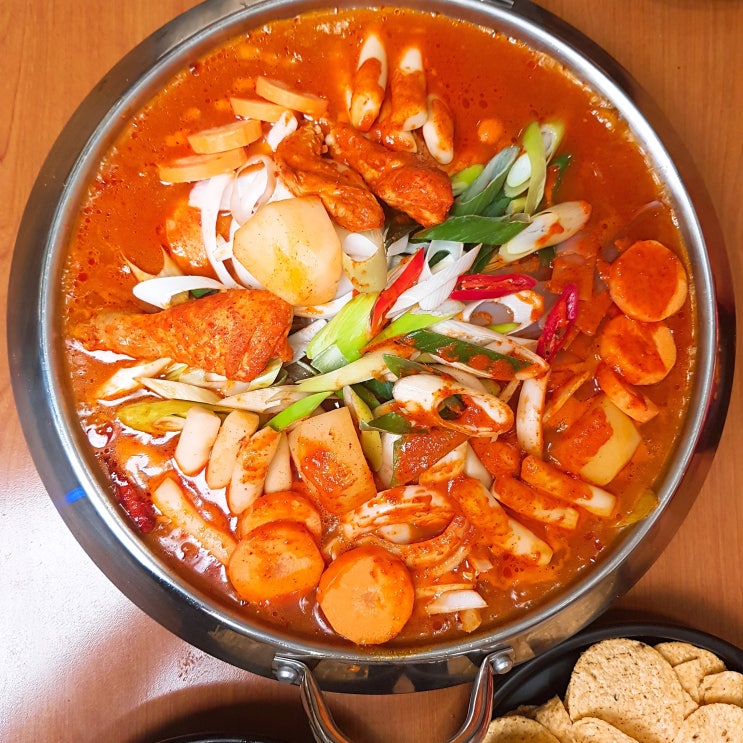  동대문시장 맛집 닭볶음탕은 흥부찜닭