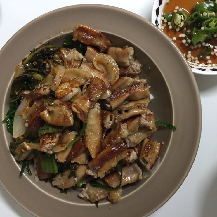  소팔소곱창 부추무침 맛있게 무쳐서 같이 먹으니 꿀맛~