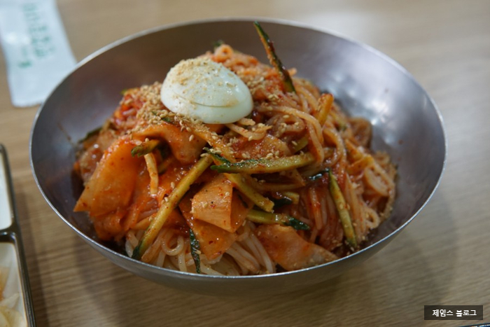  창원 사림동 _ 10년 단골 사철밀면 맛집