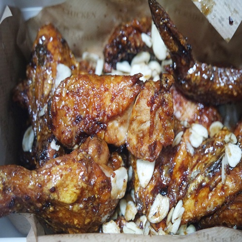  푸라닭 블랙알리오치킨 오븐후라이드 겉은 바삭 속은 촉촉