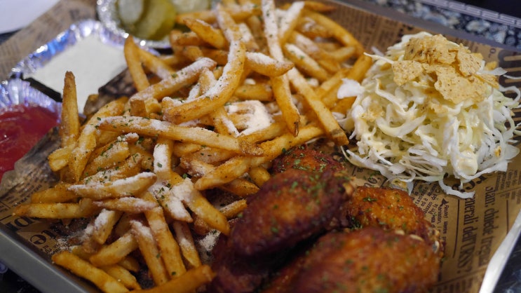  숙명여대 맛집 낮과밤 PUB에서 피맥으로 저녁식사를... 그리고 버팔로윙 추천!!