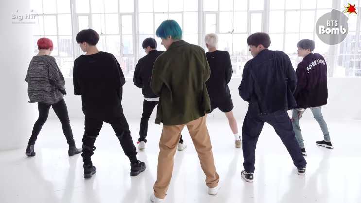  [BANGTAN BOMB] '작은 것들을 위한 시' 안무 영상 (Eye contact ver.) 공개