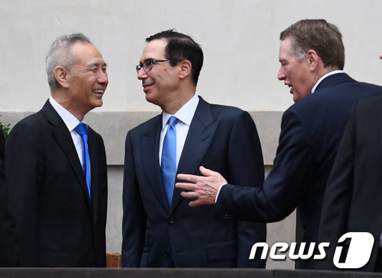 미중 무역협상 결렬 모면…베이징서 회담 지속 합의 미중 무역협상 결렬 모면…베이징서 회담 지속 합의