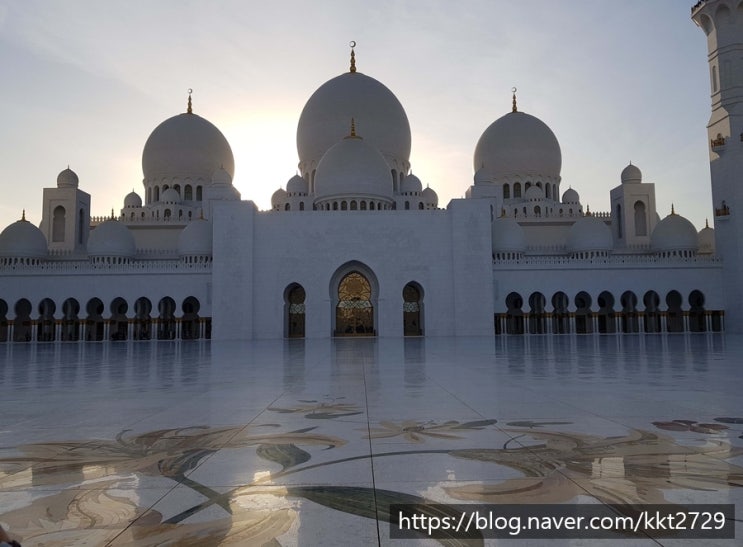  두바이 여행 - 아부다비 그랜드모스크(Sheikh Zayed Grand Mosque Center)