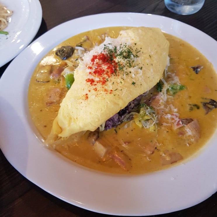  파스타와 연므라이스가 맛있는 연트럴파크 맛집, 연므!