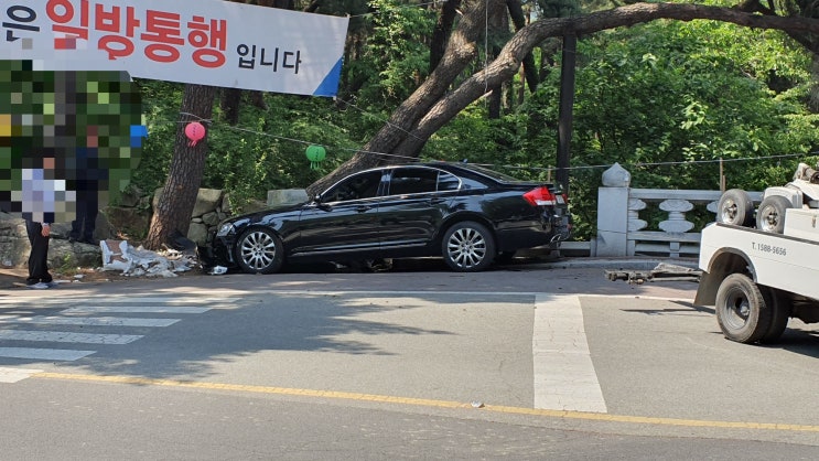  양산 통도사 입구 사고로 차량통제중입니다