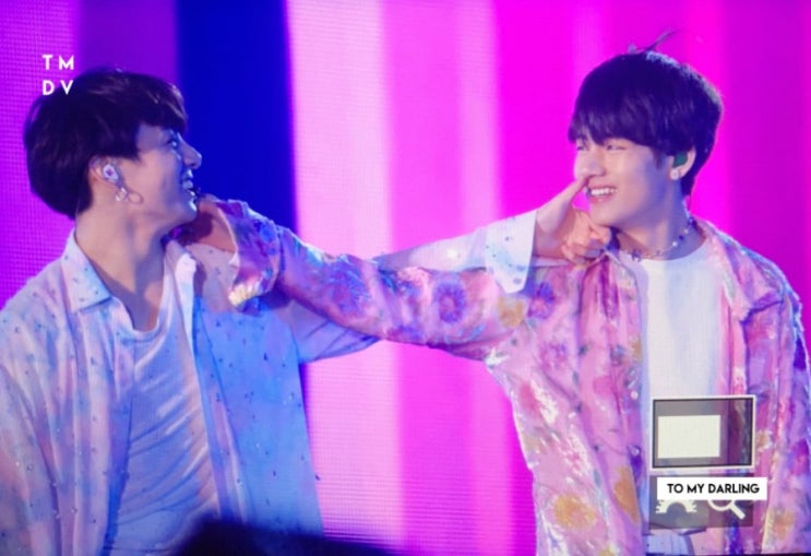  [방탄소년단뷔] 190512 Soldier field 시카고 작은것들을 위한 시