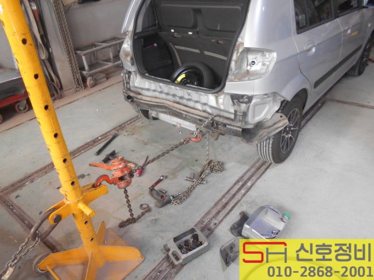  자동차 판금 찌그러짐이 심한 백판넬 특수판금으로 복원 - 부산 판금 잘하는곳 신호정비