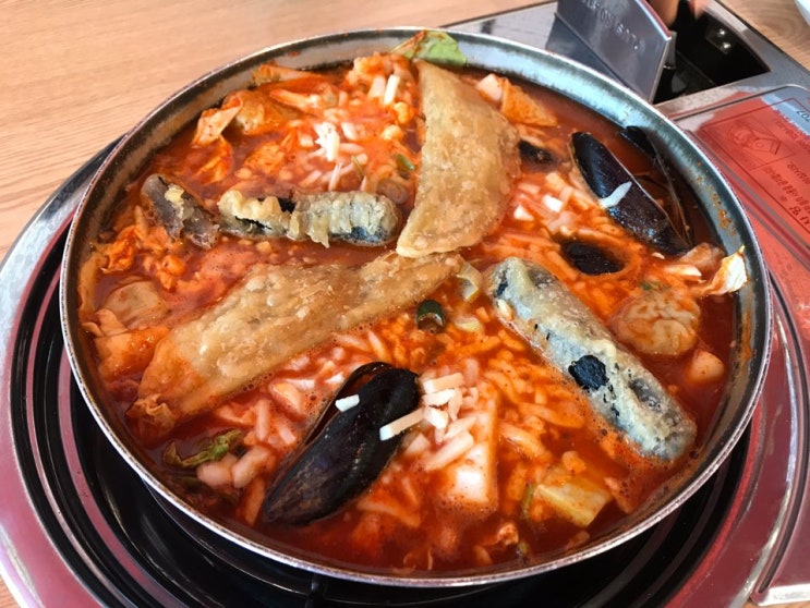  먹쉬돈나 마리오아울렛 점에서 즉석떡볶이 즐기기
