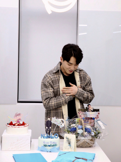  [스타케이크] 가수 닐로님 생일 케이크