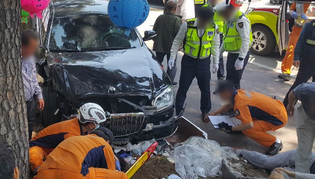  70대 운전자…통도사 인파 덮쳐 13명 사상