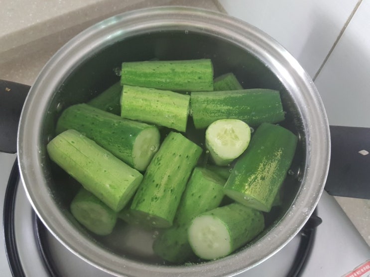  여름김치 아삭한 오이소박이담기