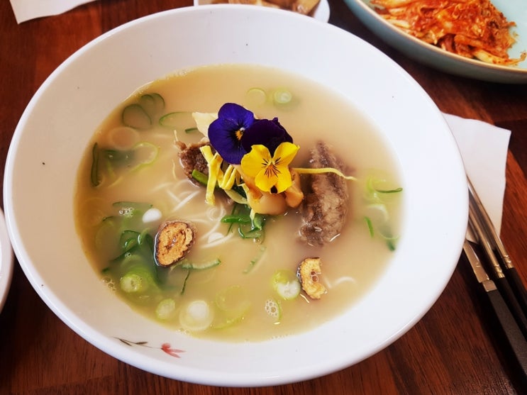  양평맛집] 옥천면 맛집 [양평꽃국수] - 송이버섯의 향이 살아있는, 깊은 국물의 맛 [송이갈비국수]
