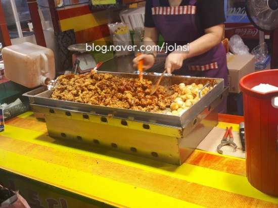  [암사시장 먹거리 맛집] 푸짐하고 맛있는 암사 닭강정, 쫀득한 못난이 꽈배기
