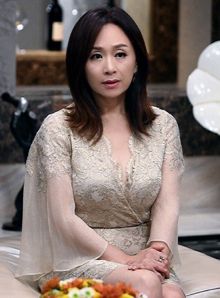 배우 박해미, 황민과 이혼에 합의…25년 결혼생활 종지부