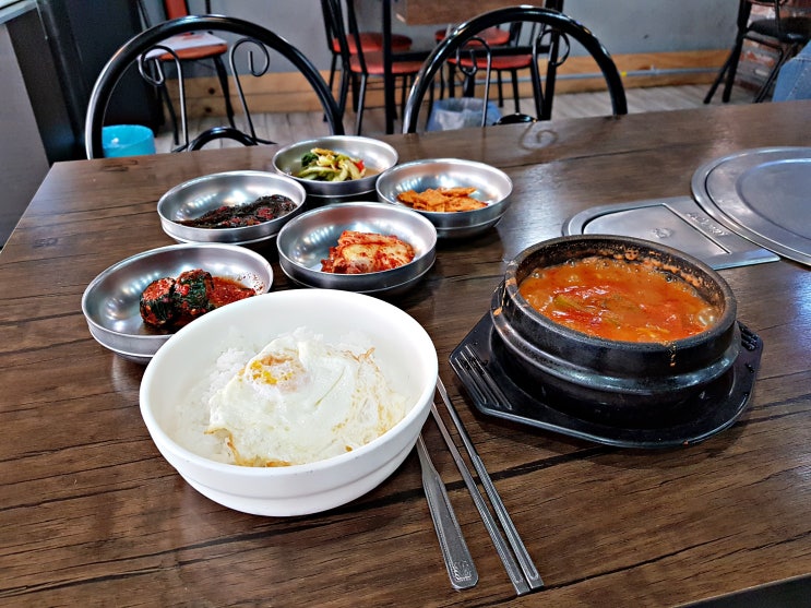  서면 밥집 혼밥 식당 부부 해장국 24시