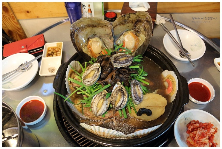  상암월드컵경기장 맛집 큼직한 문어 한 마리 통째로! 최고의 보양식 능이버섯 오리백숙 문어 해신탕