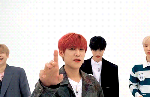  주간아이돌 기습 V Live _ 연기 우진이 명대사 성지 또다시 (feat. 타이틀 청량?!)