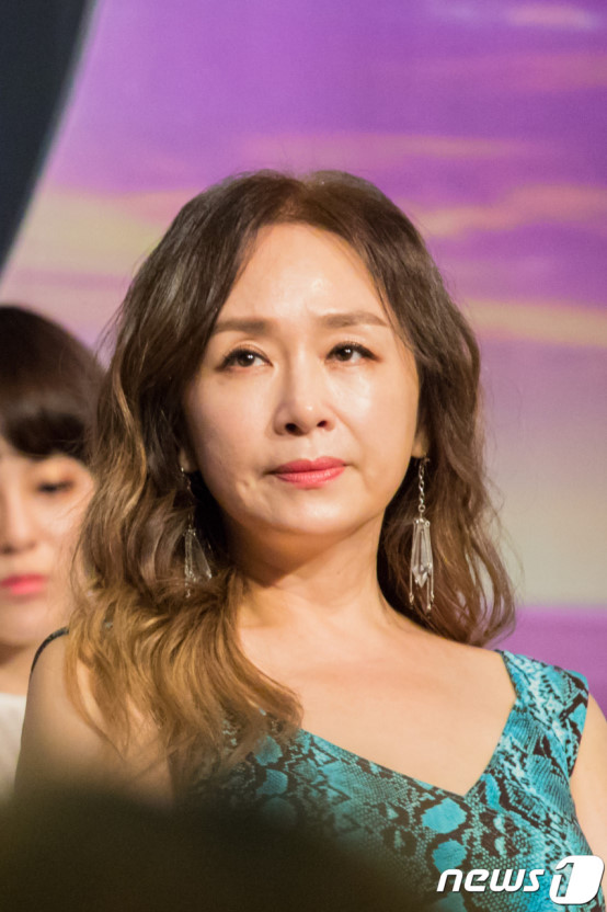  박해미 협의 이혼에 쏟아지는 응원, 황민과 25년 결혼 마무리.