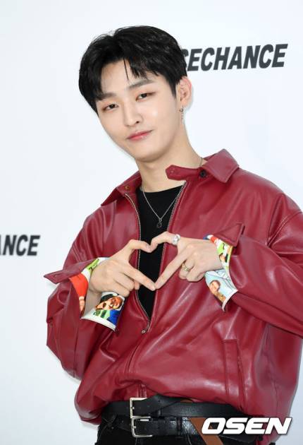 윤지성, 오늘(14일) 현역 입대..워너원 첫 주자 "건강히 다녀오겠다" 윤지성, 오늘(14일) 현역 입대..워너원 첫 주자 "건강히 다녀오겠다"