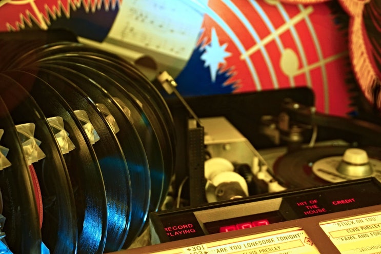  Juke Box : '스승의 날'에 듣는 음악들