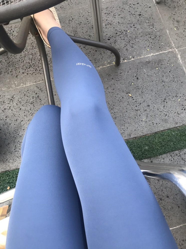  안다르 에어쿨링 신세경 레깅스 군살잡아주네