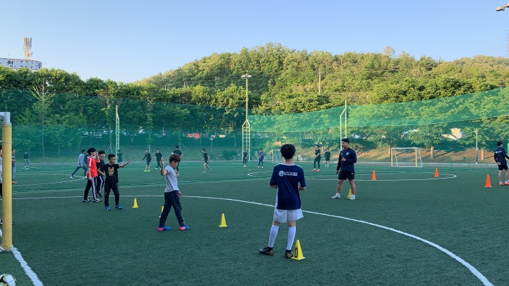  서재유소년축구클럽[INFC] : 스텝 훈련을 해보아요